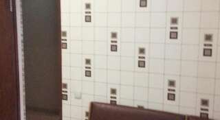 Гостиница Бэлла Гостевой дом Сочи Бюджетный трехместный номер с общей ванной комнатой-1